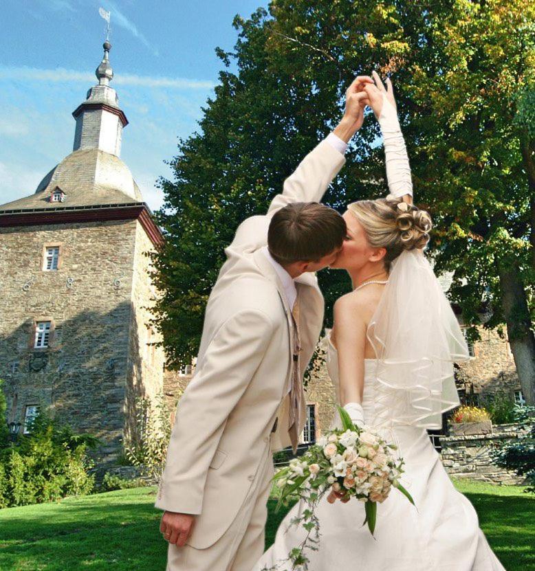 Hotel Und Restaurant Burg Schnellenberg Attendorn Luaran gambar
