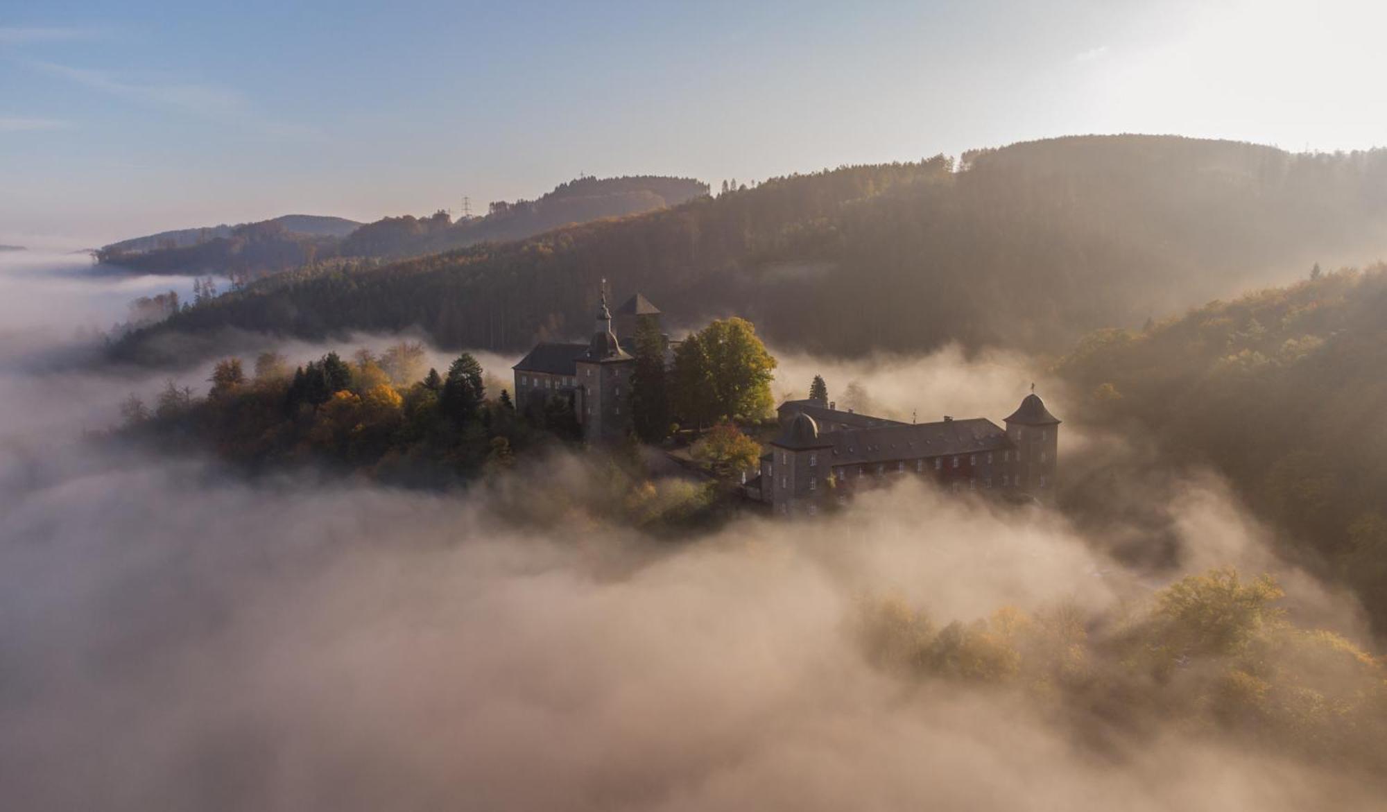 Hotel Und Restaurant Burg Schnellenberg Attendorn Luaran gambar