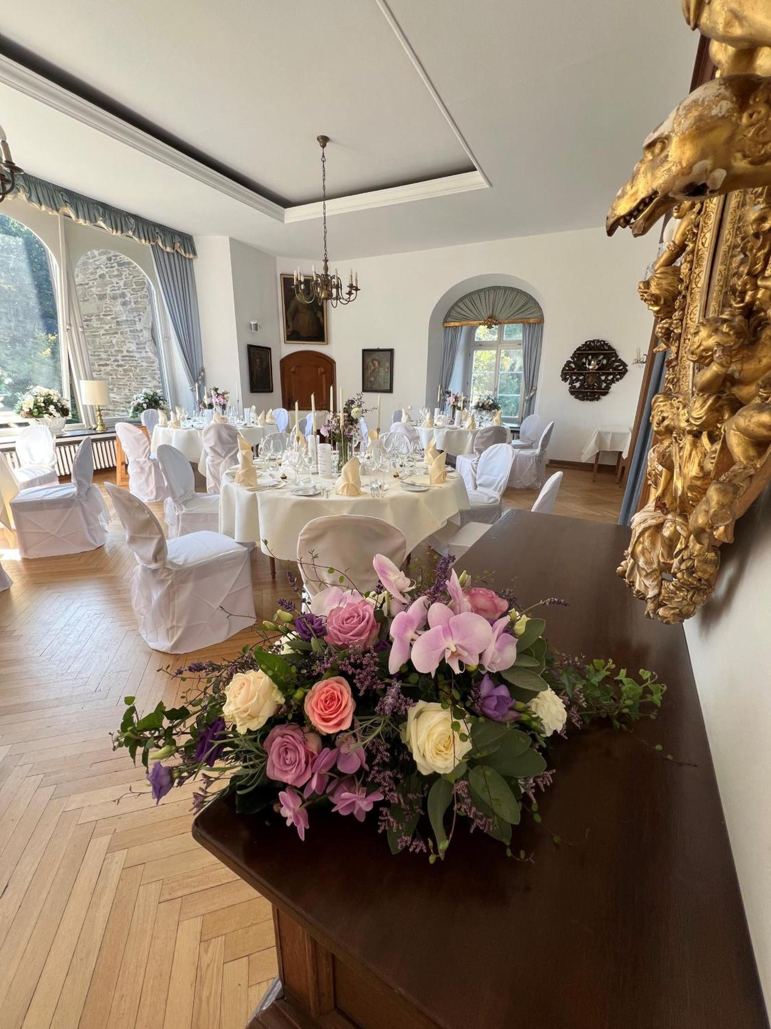 Hotel Und Restaurant Burg Schnellenberg Attendorn Luaran gambar